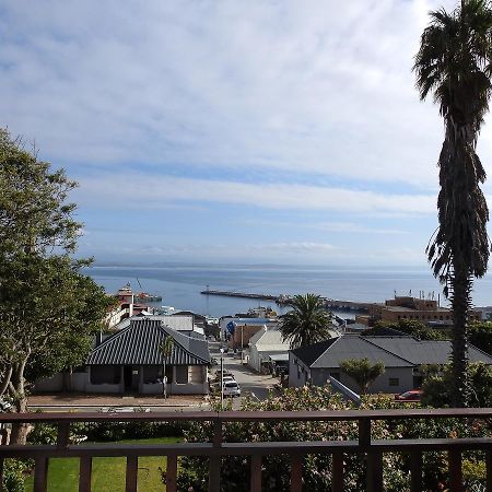 New Stone Manor Hotel Mosselbaai Buitenkant foto