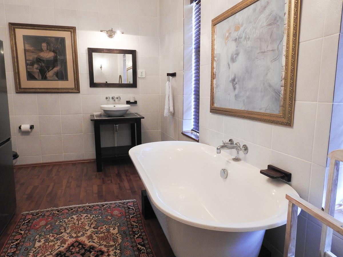 New Stone Manor Hotel Mosselbaai Buitenkant foto