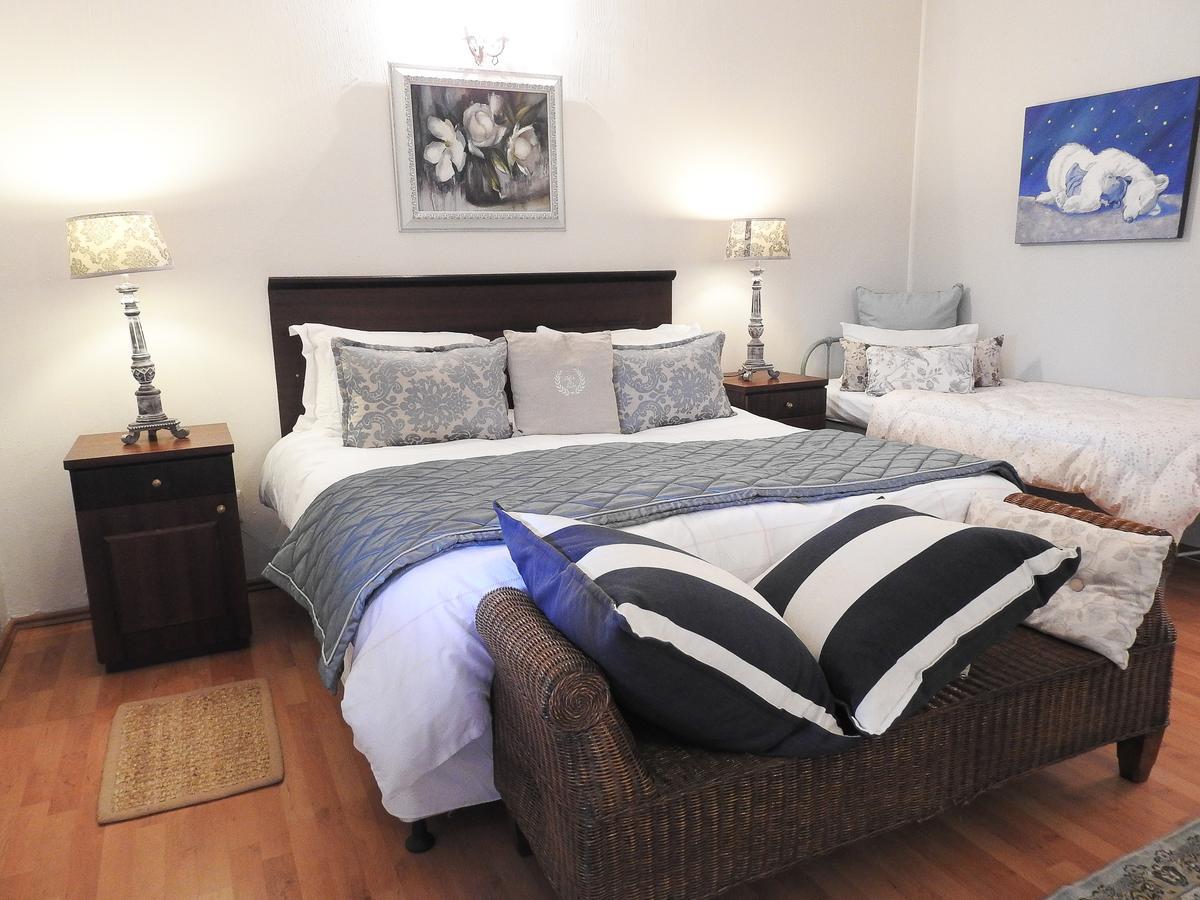 New Stone Manor Hotel Mosselbaai Buitenkant foto