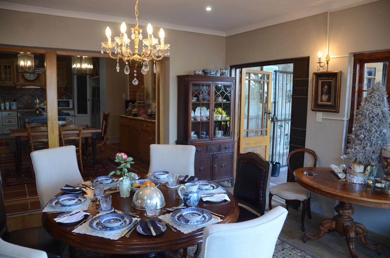 New Stone Manor Hotel Mosselbaai Buitenkant foto