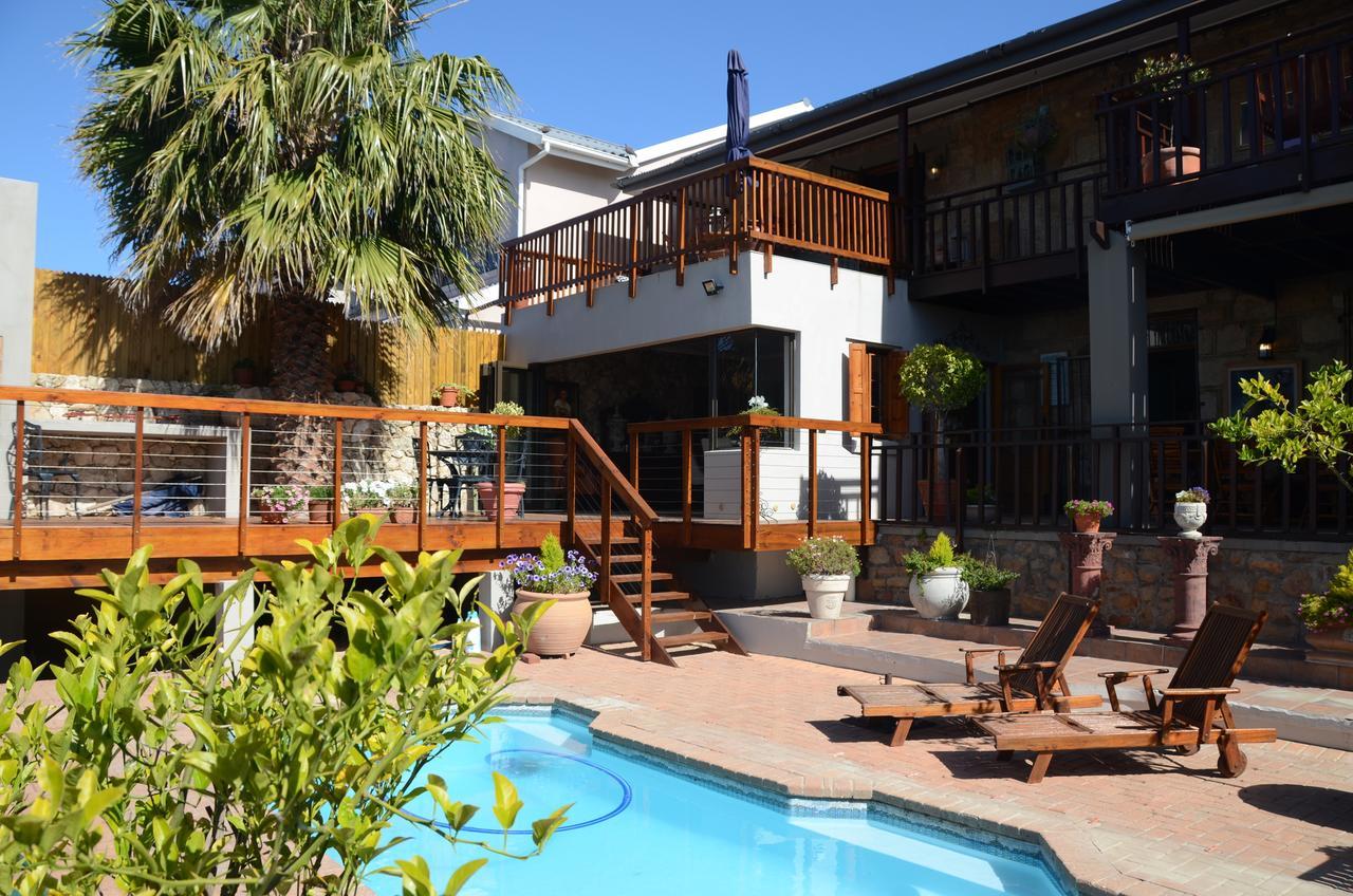New Stone Manor Hotel Mosselbaai Buitenkant foto