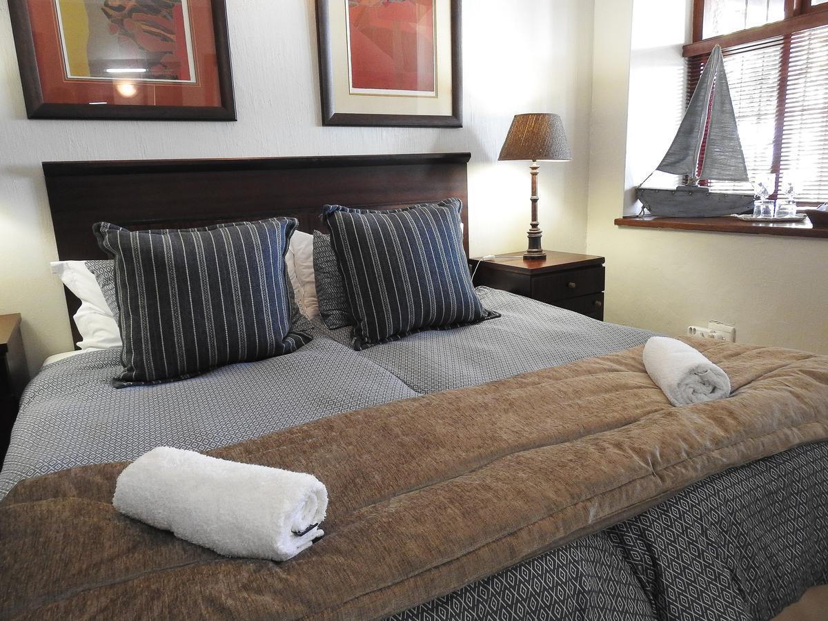 New Stone Manor Hotel Mosselbaai Buitenkant foto