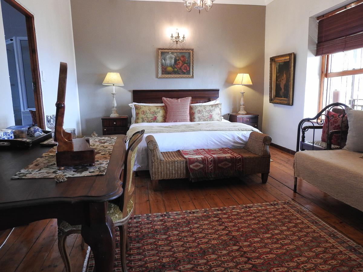 New Stone Manor Hotel Mosselbaai Buitenkant foto