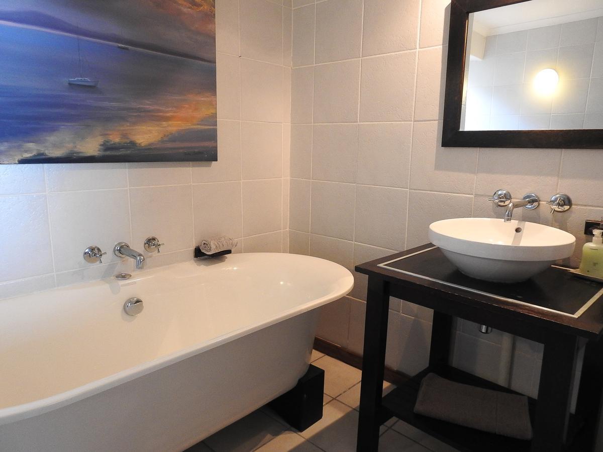 New Stone Manor Hotel Mosselbaai Buitenkant foto